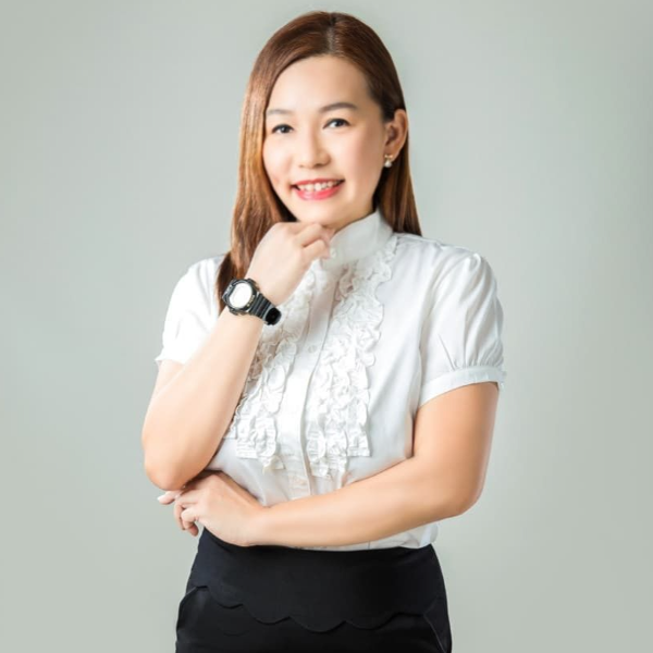 Evelyn Tan