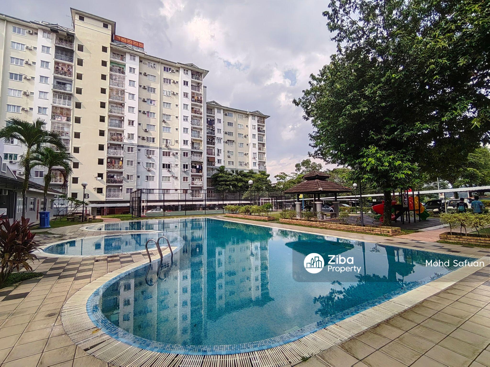 Casa Riana Apartment, Taman Puncak Jalil, Seri Kembangan