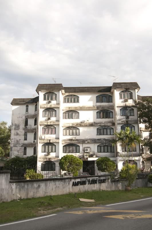 Ampang Tudor Court
