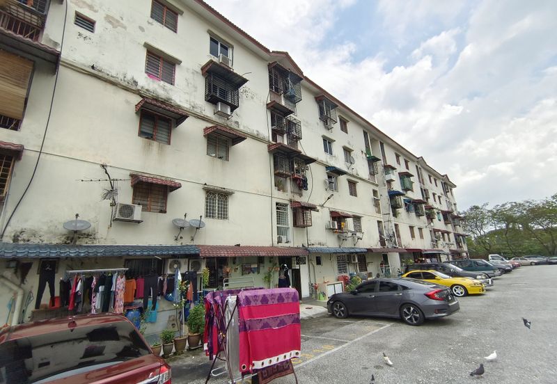 Apartment Taman Mawar Puchong