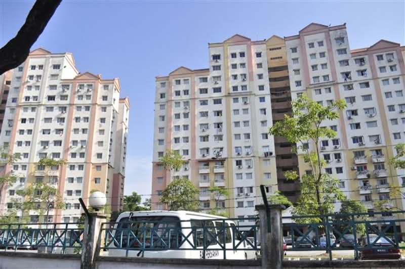 Avenue Court