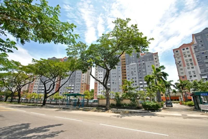 Avenue Court