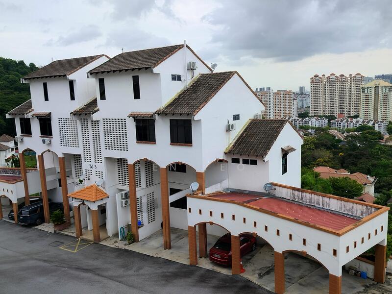 Ayu Heights