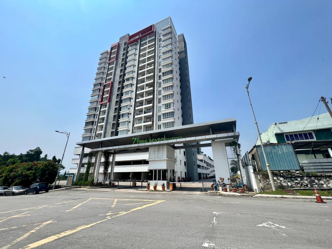 7 Tree Seven Residence