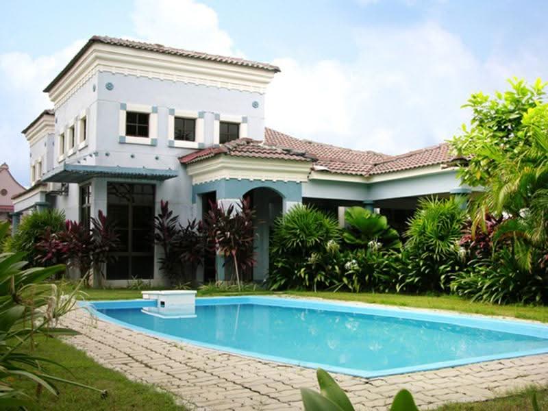 A'Famosa Villa Beverly Hills