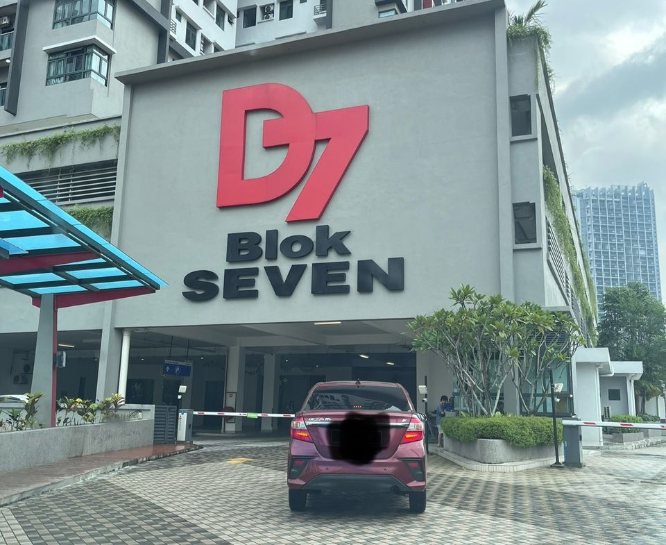 D7 (Blok Seven)